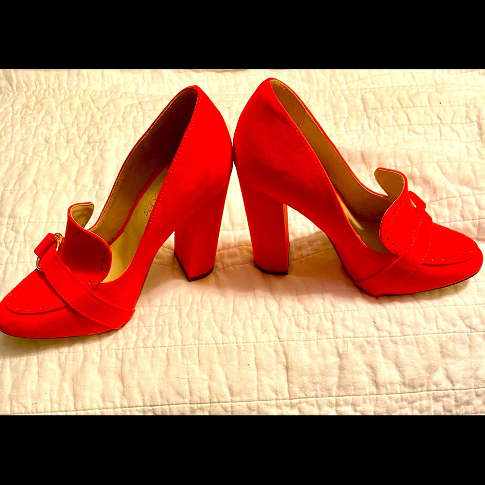 Eva Mendes Suede heels